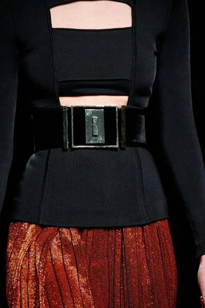 Look 60